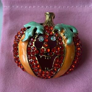 Sparkling‎ Pumpkin Brooch with Red Crystals